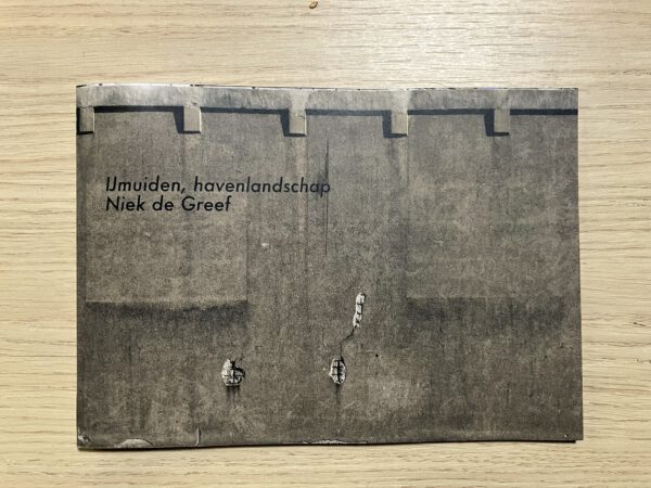 IJmuiden havenlandschap - zine van Niek de Greef - front