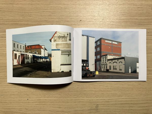 IJmuiden havenlandschap - zine van Niek de Greef - inside