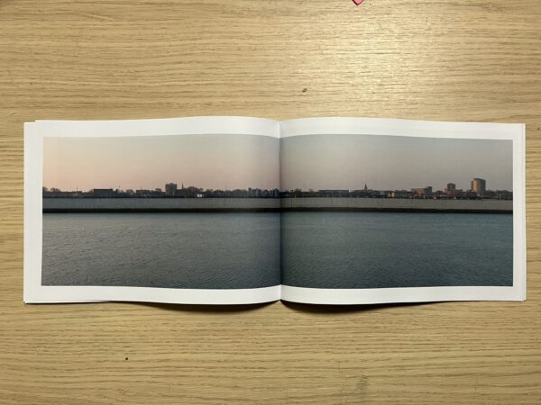 IJmuiden havenlandschap - zine van Niek de Greef - inside