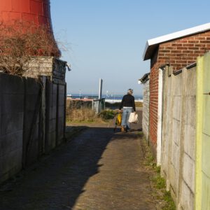 Uitzicht op Lage vuurtoren bij IJmuiden, Noord-Holland - Fotografie poster A2 door Niek de Greef