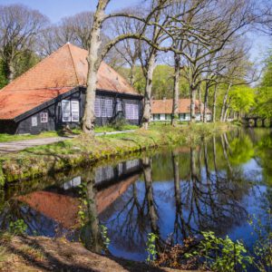 't Oude Hof in Bergen, Noord-Holladnd bij de Zwarte Schuur, fotografie Niek de Greef